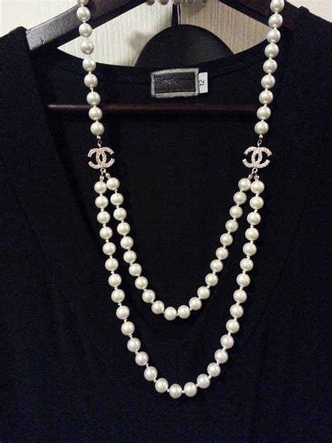 vintage bijoux chanel|Chanel pearl necklace.